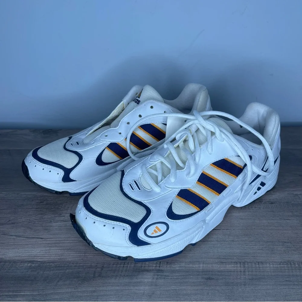 Men’s‎ vintage adidas sneakers size 9.5